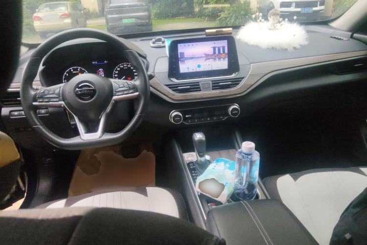 Used Nissan Teana 2021 2.0L XL Comfort Edition Center Console