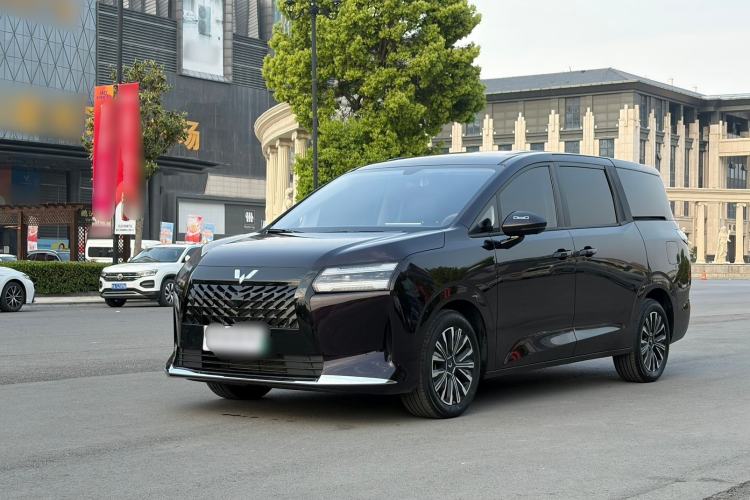 Used Wuling Starlight 730 2025 Model Plug-in Hybrid 125km Luxury Edition