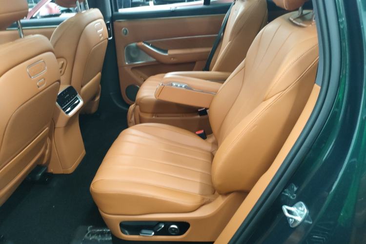 Used Hima AITO M8 2025 Extended-Range Ultra Version 53.4 kWh 6-Seater Edition