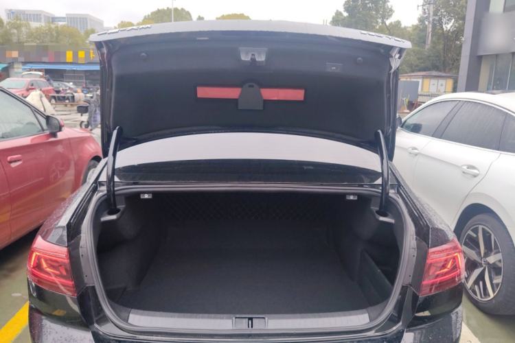 Used Volkswagen Magotan 2023 2 Million Units Commemorative Edition 330TSI DSG Luxury Version