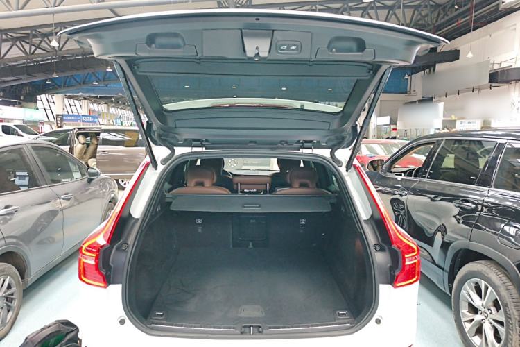 Used Volvo XC60 2022 B5 4x4 Smart Luxury Edition