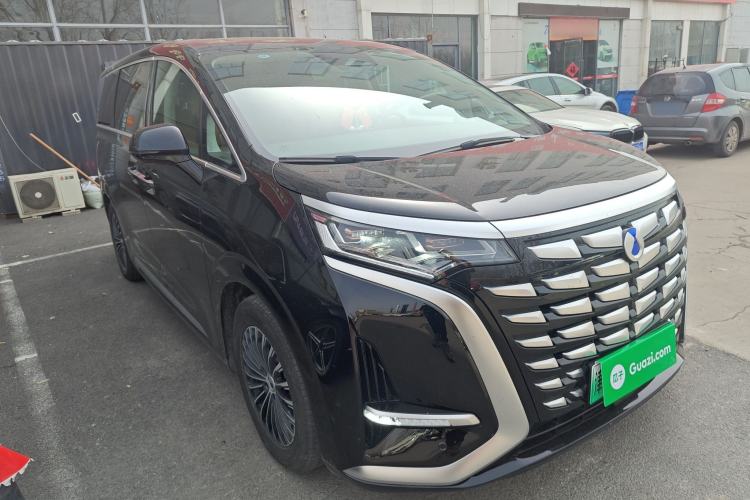 Used Denza D9 2022 DM-i 1040 Prestige Model