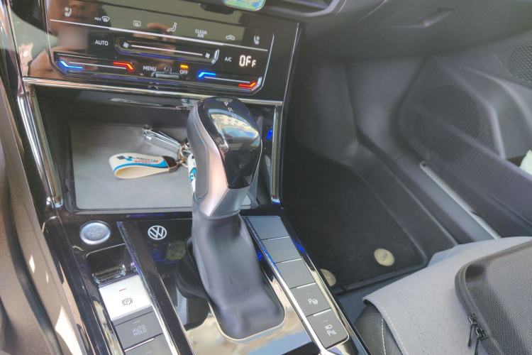 Used Volkswagen Passat 2024 380TSI Luxury Edition Gear Lever