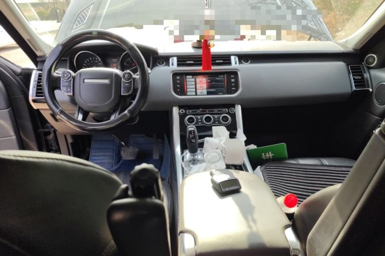 Used Land Rover Range Sport 2014 3.0 SC V6 HSE Center Console