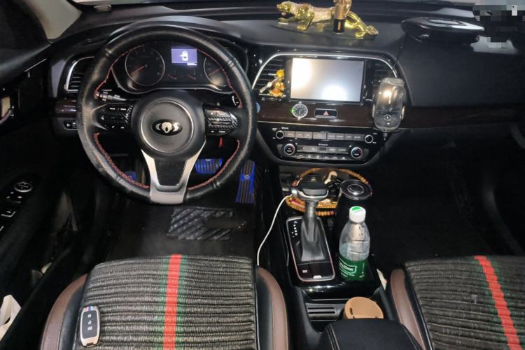 Used Kia K4 2017 1.8L Automatic GL Center Console