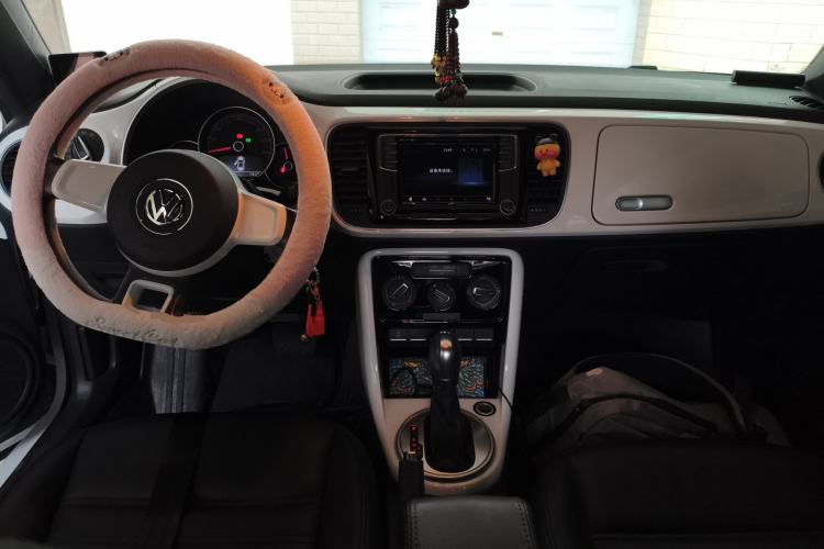 Used Volkswagen Beetle 2017 180TSI Yile Edition Center Console