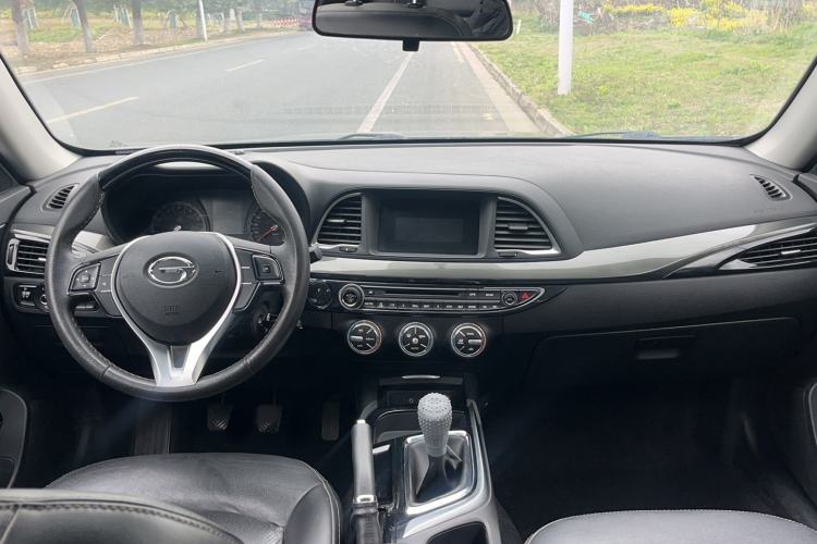 Used GAC Trumpchi GA6 2015 1.6T Manual Elite Model Center Console