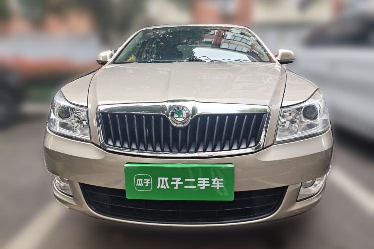 Used Skoda Octavia 2013 1.6L Manual Yijie Edition Front