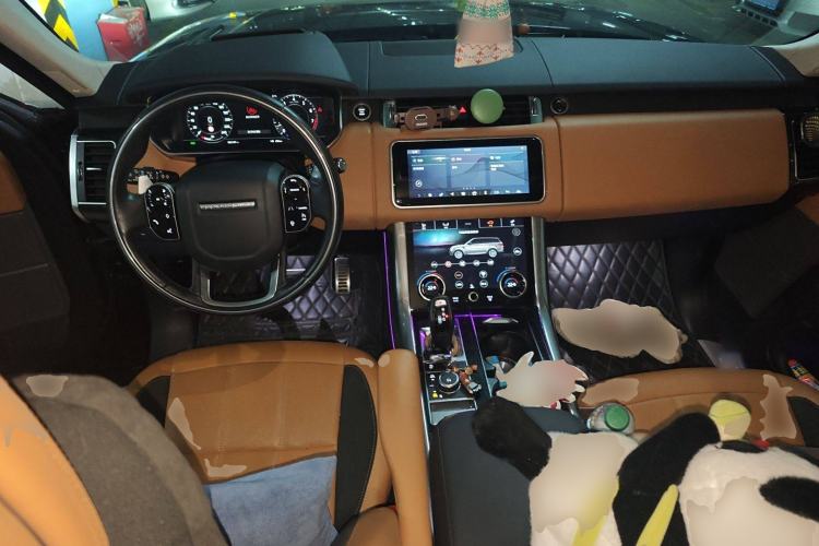 Used Land Rover Range Sport 2021 3.0 L6 YAO Black Edition Center Console