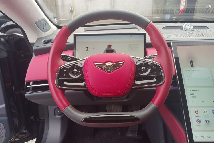 Used Yuanhang Y6 2024 620 km All-Wheel Drive Premium Edition
