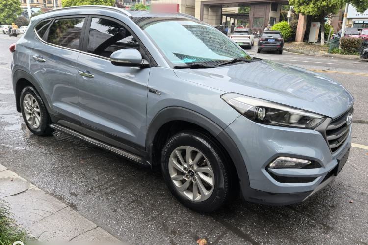Used Hyundai Tucson 2015 1.6T Dual-Clutch Two-Wheel-Drive Smart Model Exterior 3