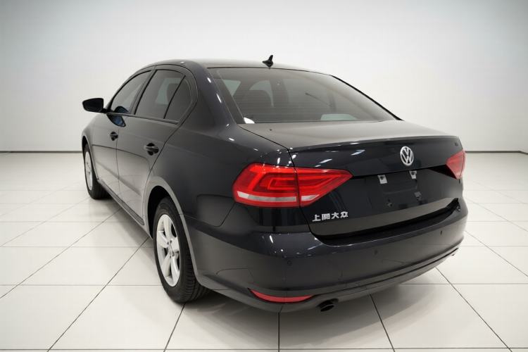 Used Volkswagen Lavida 2015 1.6L Manual Fashion Edition