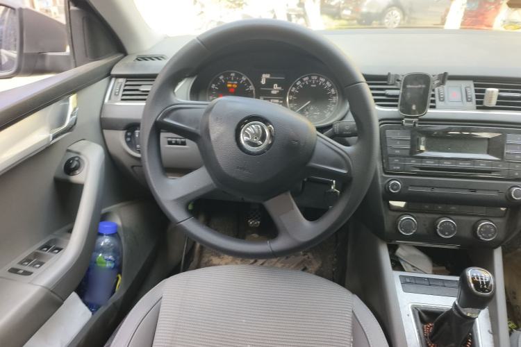 Used Skoda Octavia 2015 1.6L Manual Yijie Edition
