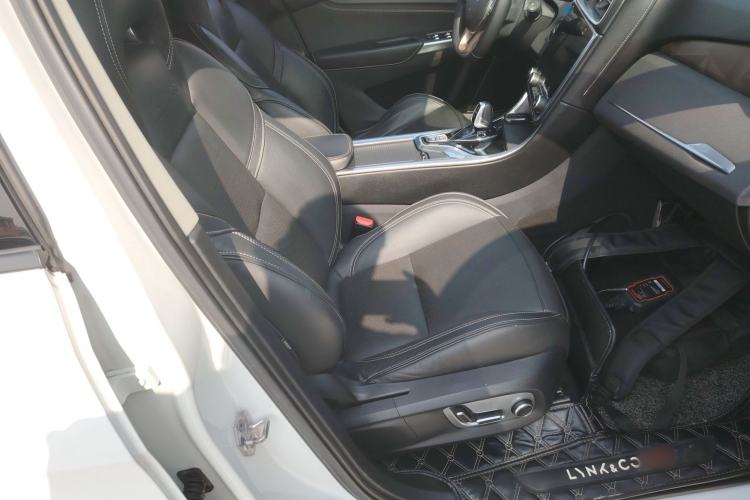 Used Lynk & Co 01 2017 2.0T Two-Wheel Drive Pro Edition
