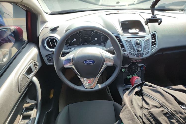 Used Ford Fiesta 2013 Hatchback 1.5L Automatic Fashion Edition Steering Wheel