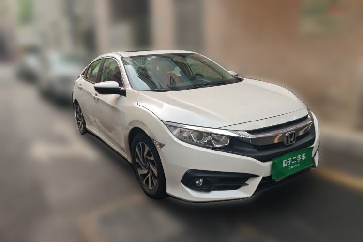 Used Honda Civic 2016 220TURBO CVT Luxury Edition Front Right 45 Deg