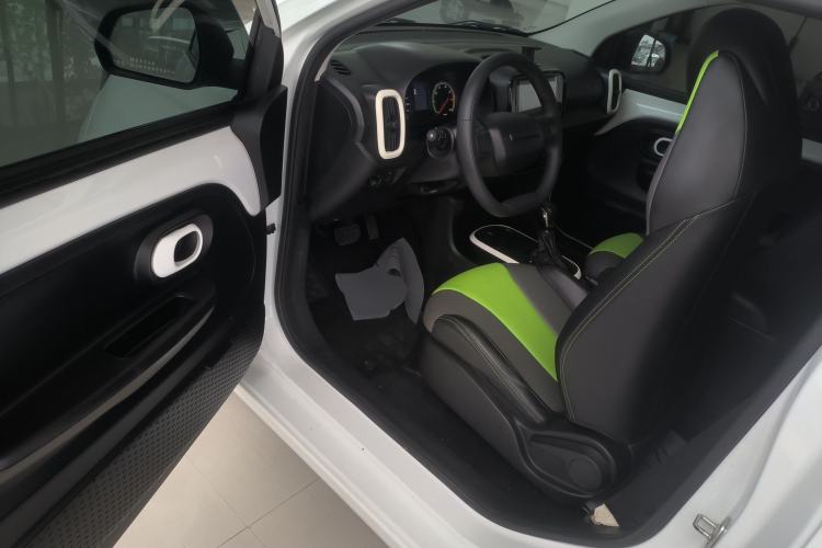 Used Roewe Clever 2021 302 km New Four-Seater Super-Efficient Version Driver Seat