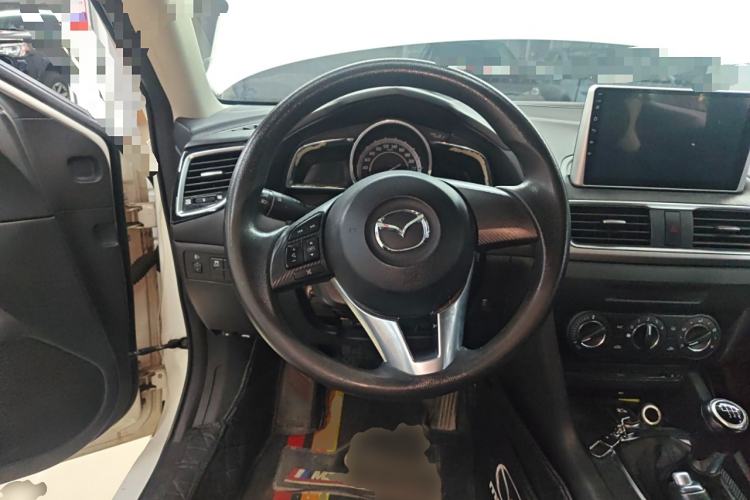 Used Mazda 3 Axela 2014 Sedan 1.5L Manual Comfort Model