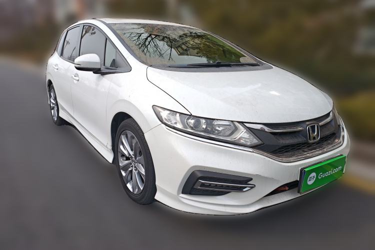 Used Honda Jade 2017 1.8L automatic Comfort version 5 seats Front Right 45 Deg