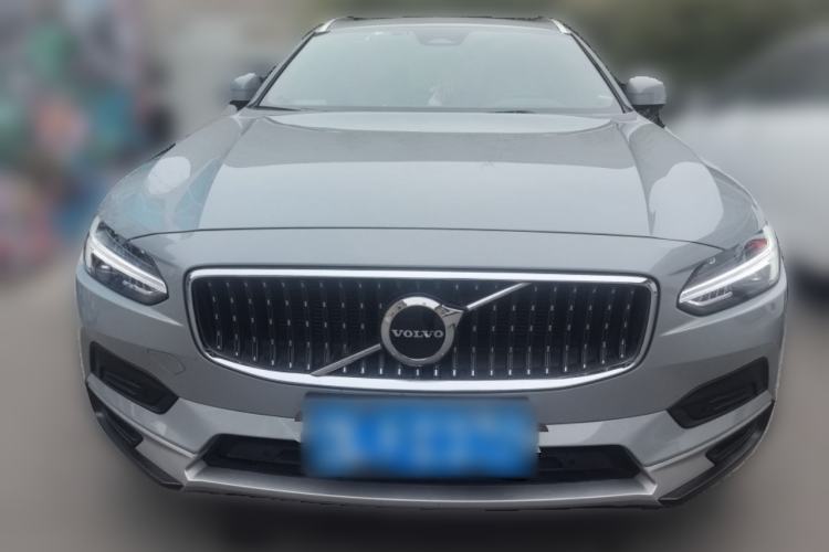 Used Volvo V90 2024 Cross Country B5 AWD Smart Range Edition Front