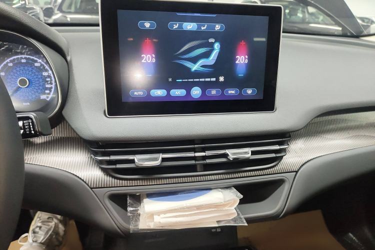 Used Hongqi E-QM5 2022 431 km Charge & Enjoy Edition
