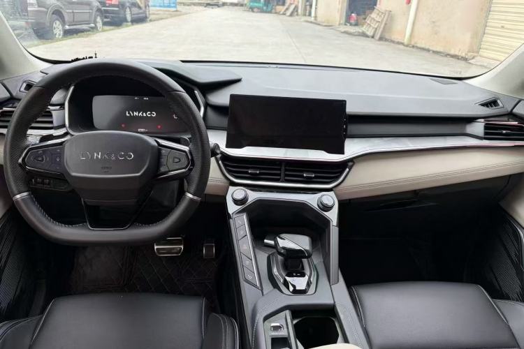 Used Lynk & Co 06 2021 1.5T Shero Pink Special Edition
