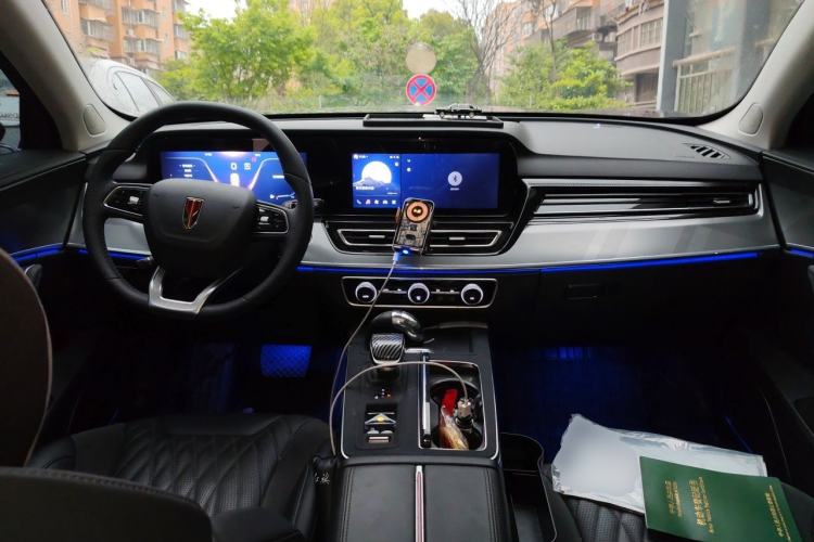 Used Hongqi HS5 2023 2.0T Qixiang Pro Edition Center Console