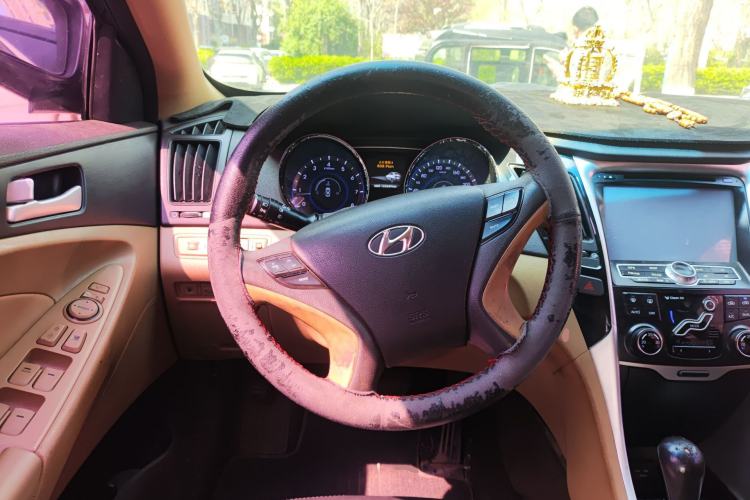 Used Hyundai Sonata 2013 2.0L Automatic Prestige Edition Steering Wheel