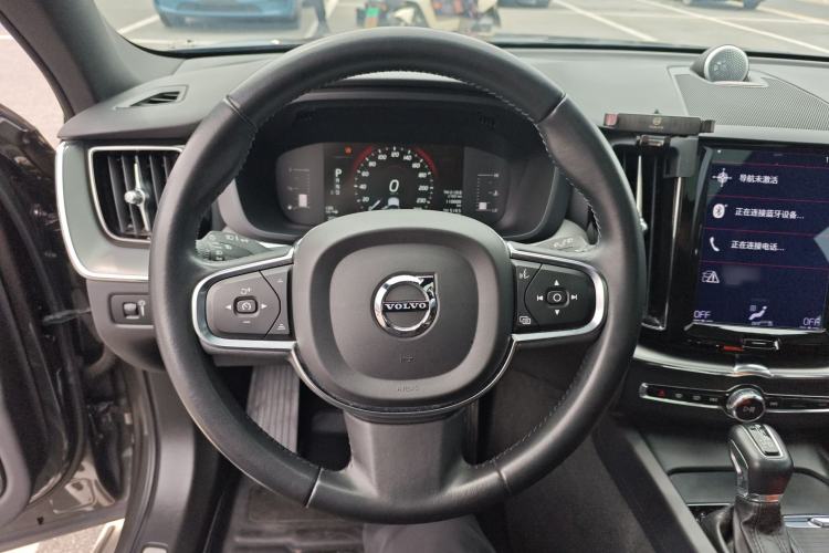 Used Volvo XC60 2021 T5 4x4 Smart Luxury Edition Steering Wheel