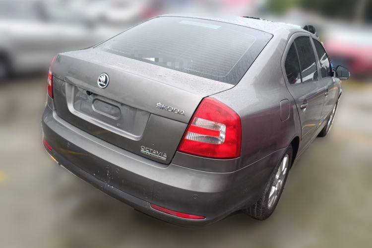 Used Skoda Octavia 2015 Classic Model 1.6L Manual Eado Version