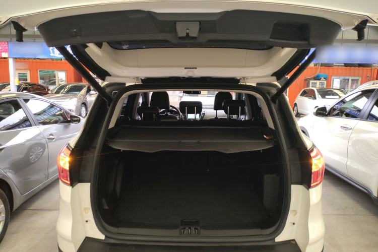 Used Ford Kuga 2017 EcoBoost 180 Two-Wheel-Drive Luxury Wing Edition Trunk