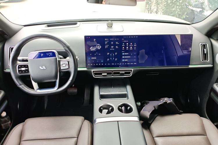 Used Li Auto L8 2023 Pro Model
