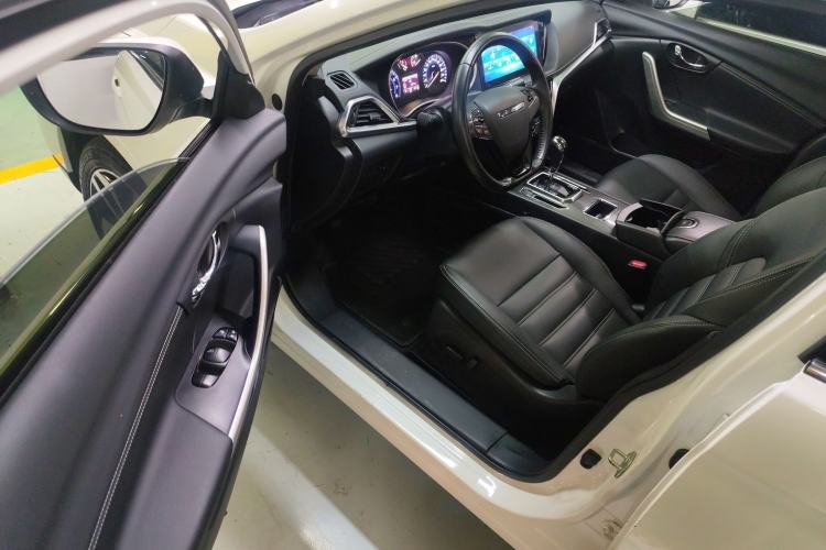 Used Venucia T90 2018 2.0L CVT Smart Connect Luxury Edition China V Standard
