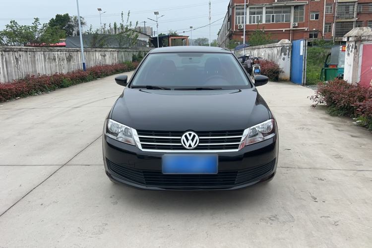 Used Volkswagen Lavida 2013 Revised Classic 1.6L Automatic Fashion Edition Front