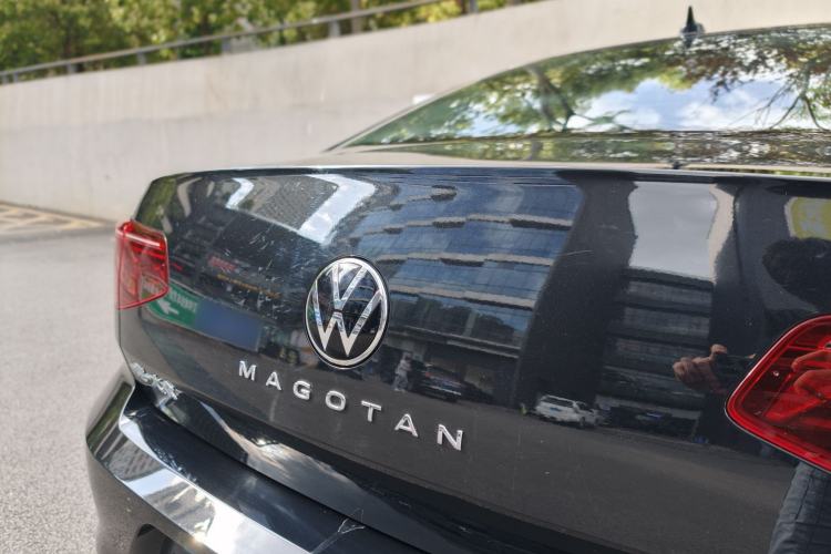 Used Volkswagen Magotan 2023 2 Million Units Limited-Edition 280TSI DSG Comfort Version Exterior 9