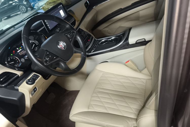 Used Buick GL8 2023 Land Executive Class 652T Luxury Model
