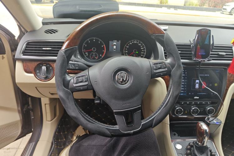 Used Volkswagen Passat 2011 2.0 TSI DSG Ultimate Edition Steering Wheel