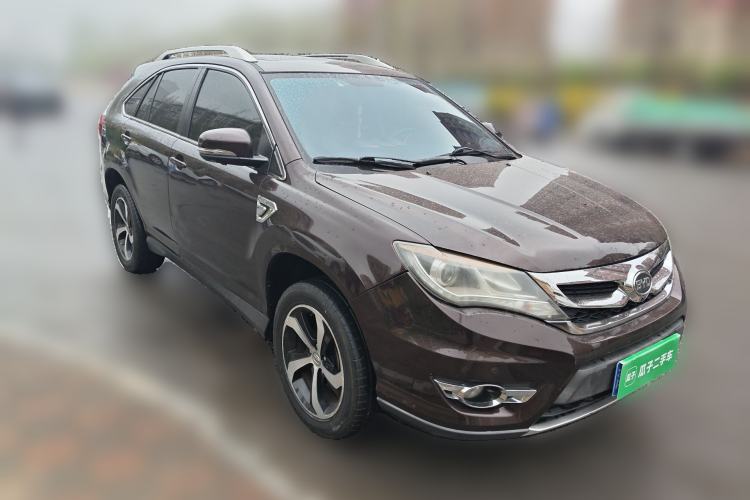 Used BYD S7 2015 2.0T Upgraded Automatic Luxury Version Front Right 45 Deg