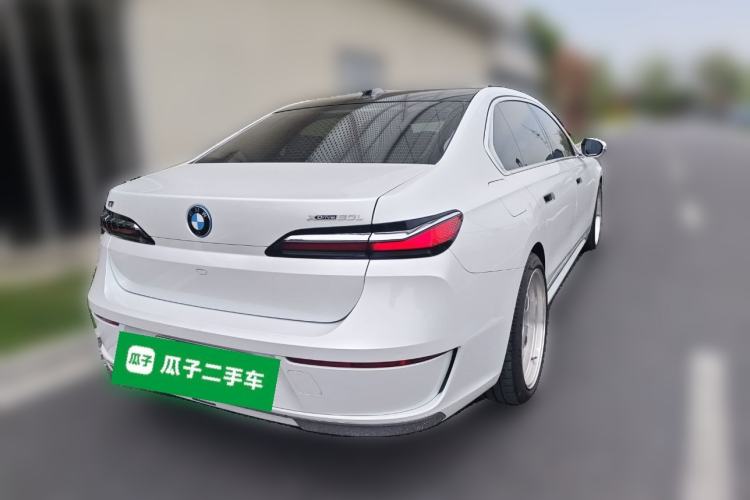 Used BMW i7 2023 xDrive60L Luxury Package
