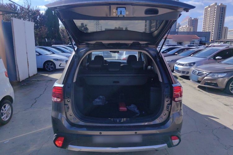 Used Mitsubishi Outlander 2017 2.0L Two-Wheel Drive Glory Edition 5 Seats