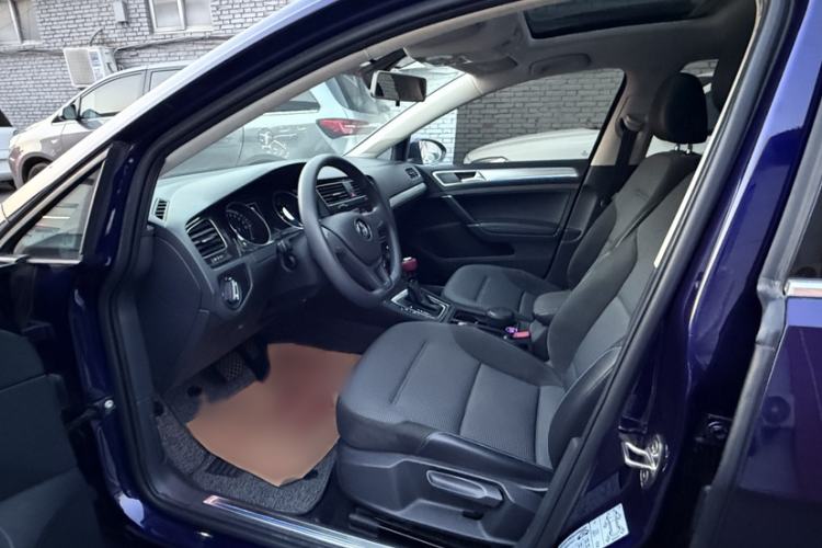 Used Volkswagen Golf Pure Electric 2020 Chari
