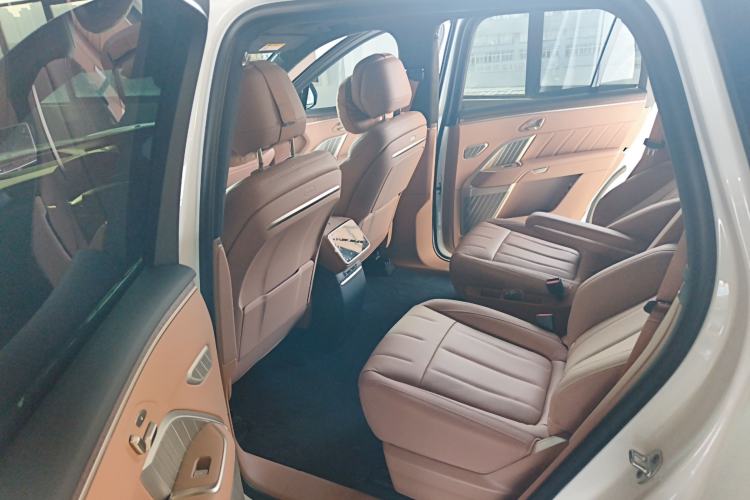 Used ONVO Luxeed L90 2025 Model—Max Six-Seater Version
