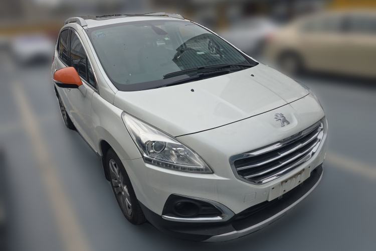 Used Peugeot 3008 2015 1.6THP Roland Garros Edition Front Right 45 Deg