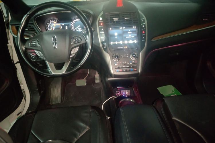 Used Lincoln MKC 2018 2.0T Four-Wheel Drive Zunya Edition Center Console