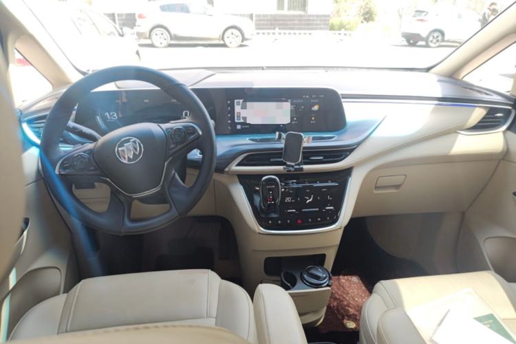 Used Buick GL8 2022 ES Landtrek 653T Luxury Edition