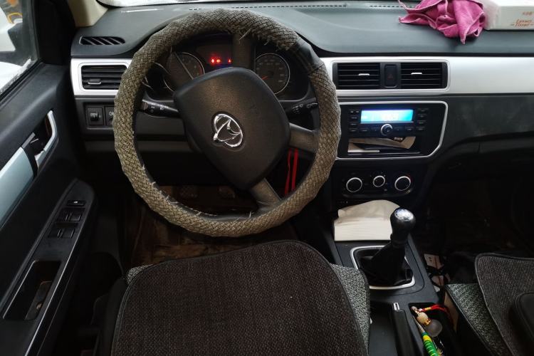 Used CHANGAN KAICHENG Shenqi F30 2019 1.5L Comfort Edition China VI Dual-Cab Long Wheelbase DAM15KL Steering Wheel