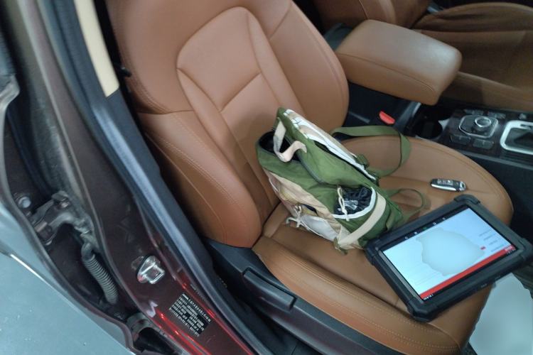 Used Haval H6 Coupe 2016 Blue Label 1.5T Automatic Two-Wheel Drive Urban Model Right Front Seat