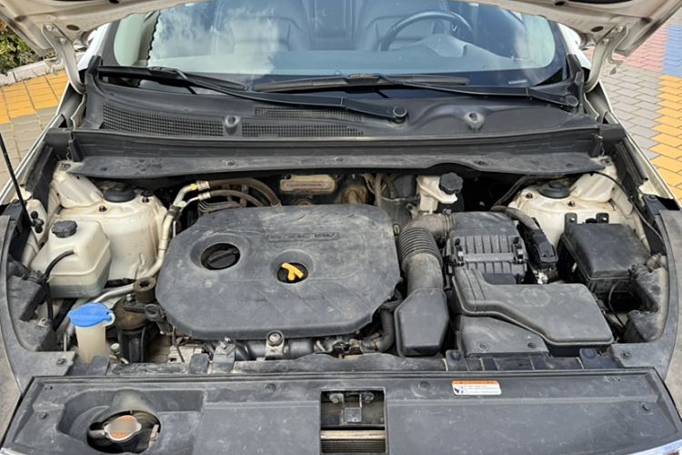 Used Kia Sportage R 2015 2.0L Automatic Two-Wheel Drive DLX Model
