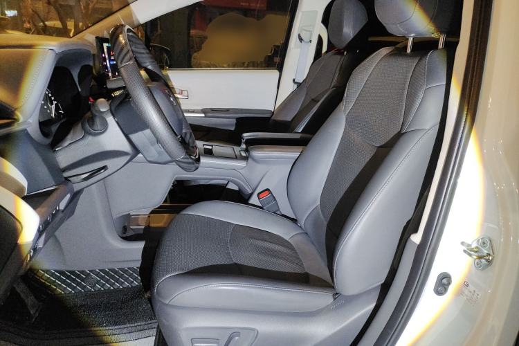 Used Toyota SIENNA 2023 2.5L Hybrid Comfort Edition