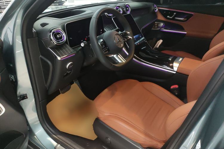 Used Mercedes-Benz GLC 2025 GLC 300 L 4MATIC Luxury Model 5 Seats